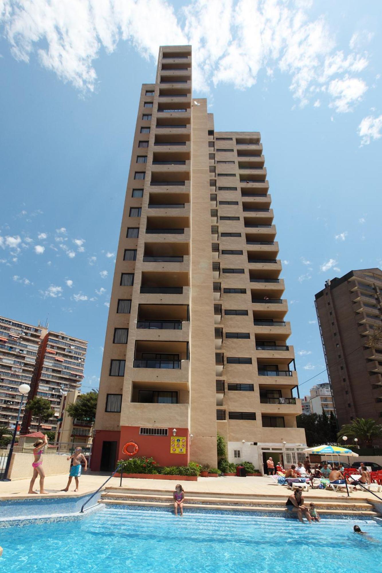 Dynastic Rooms Apartments Benidorm Bagian luar foto