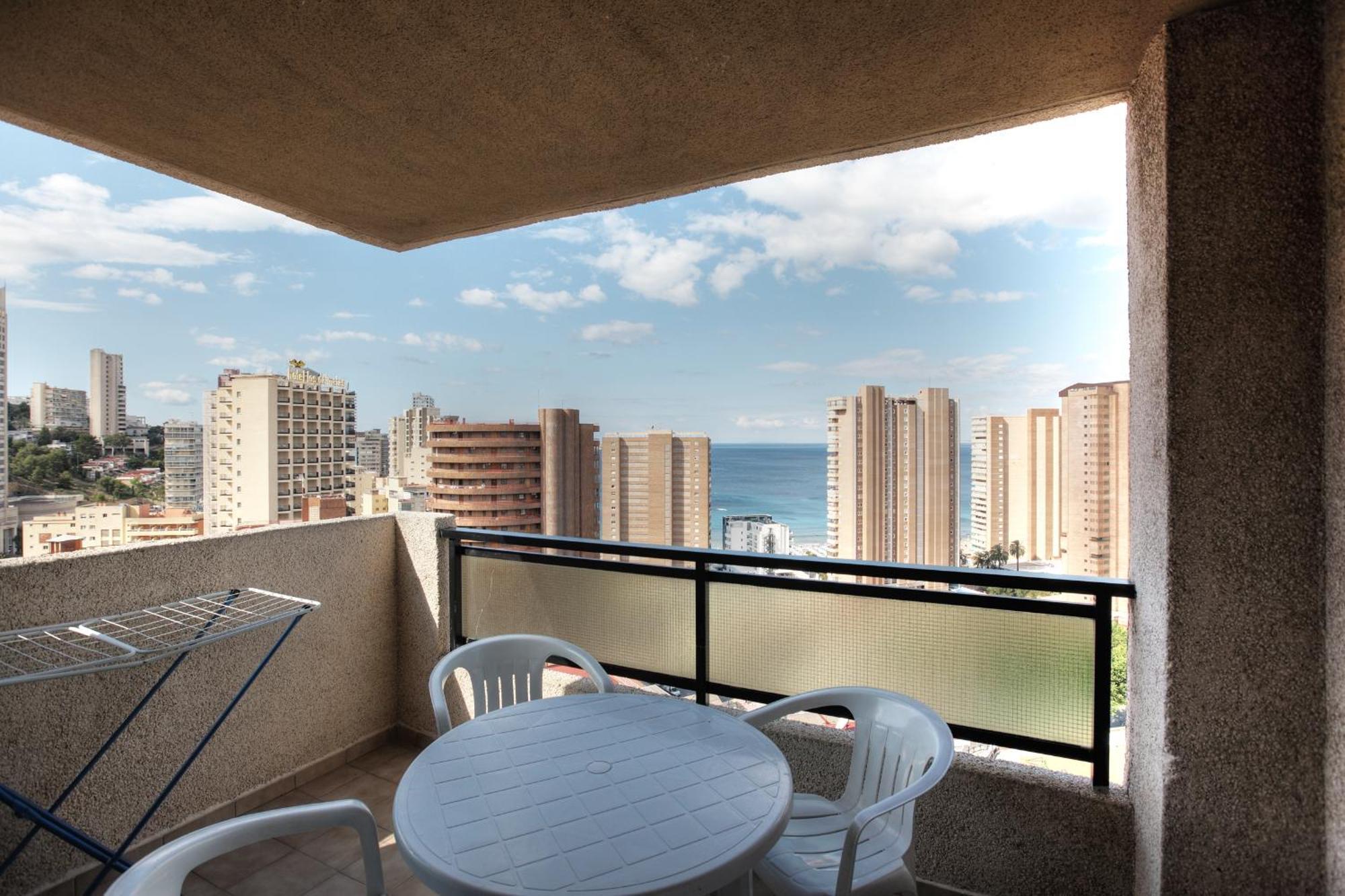 Dynastic Rooms Apartments Benidorm Bagian luar foto