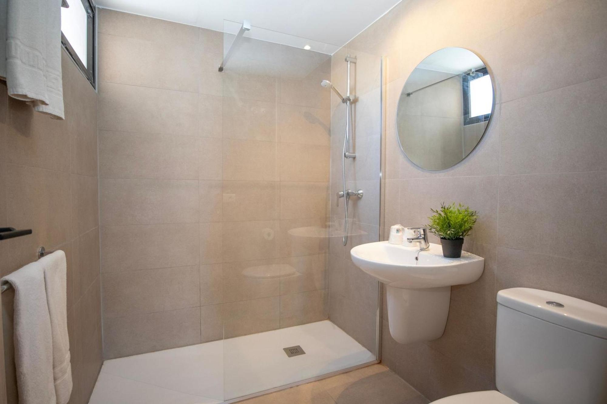 Dynastic Rooms Apartments Benidorm Bagian luar foto