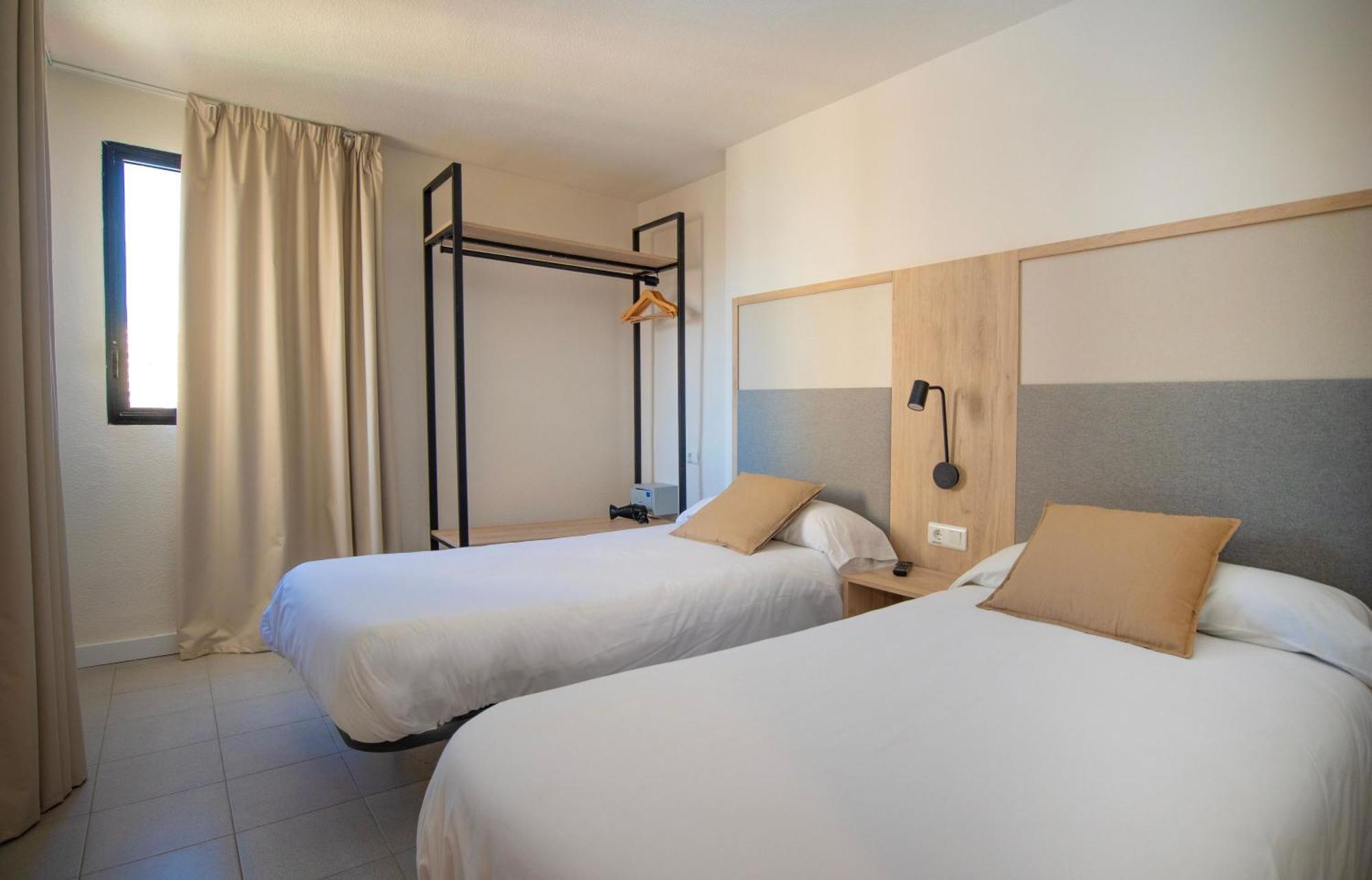 Dynastic Rooms Apartments Benidorm Bagian luar foto