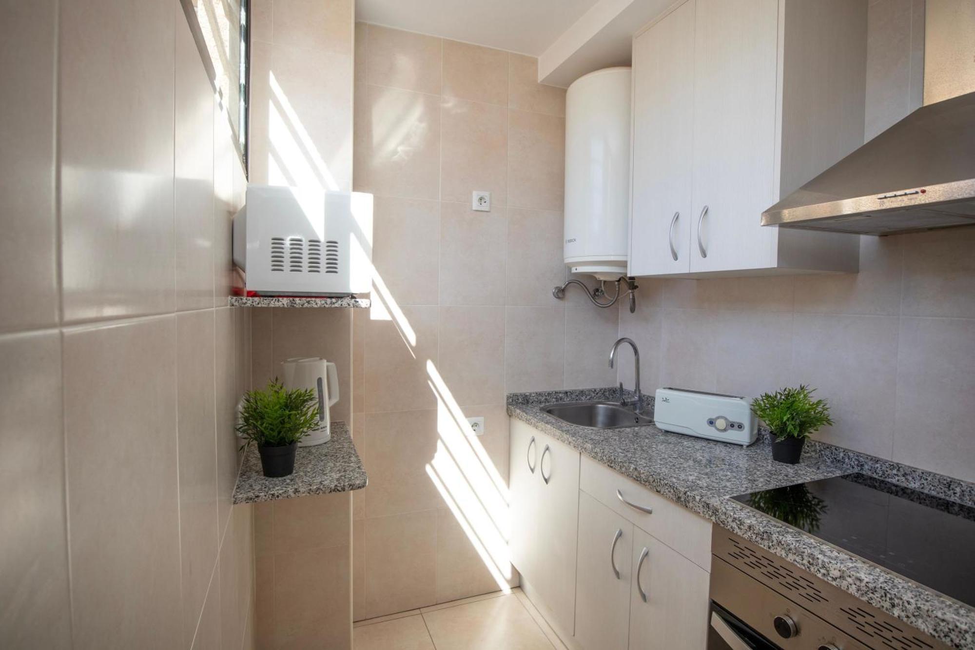 Dynastic Rooms Apartments Benidorm Bagian luar foto